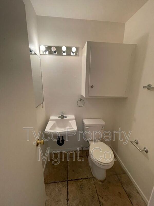 455 Park Way Apt A - Photo 4 of 11