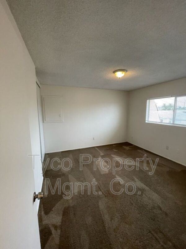 455 Park Way Apt A - Photo 6 of 11