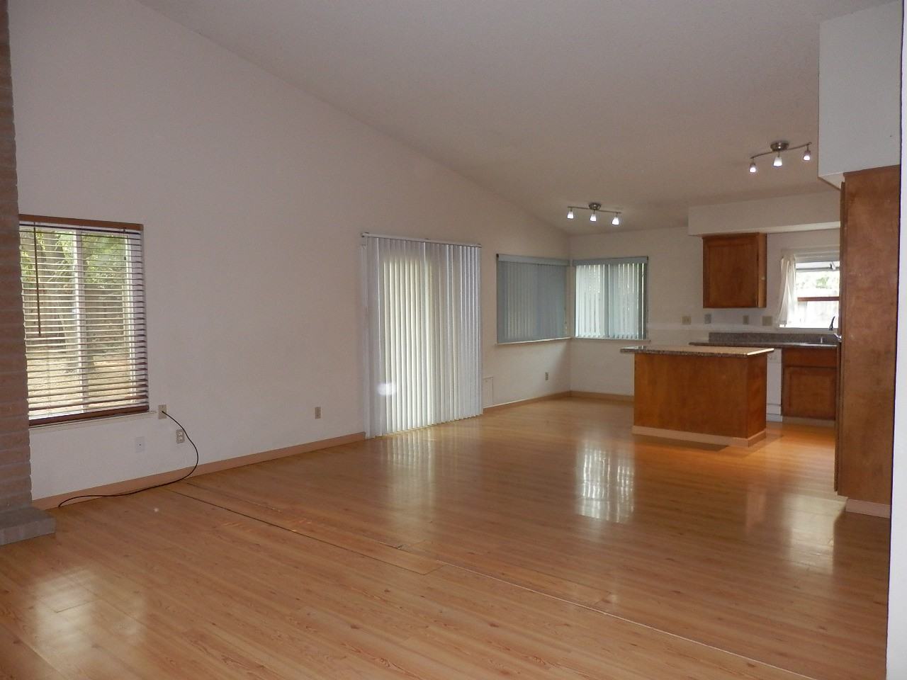 3146 Prince Henry Dr - Photo 2 of 10