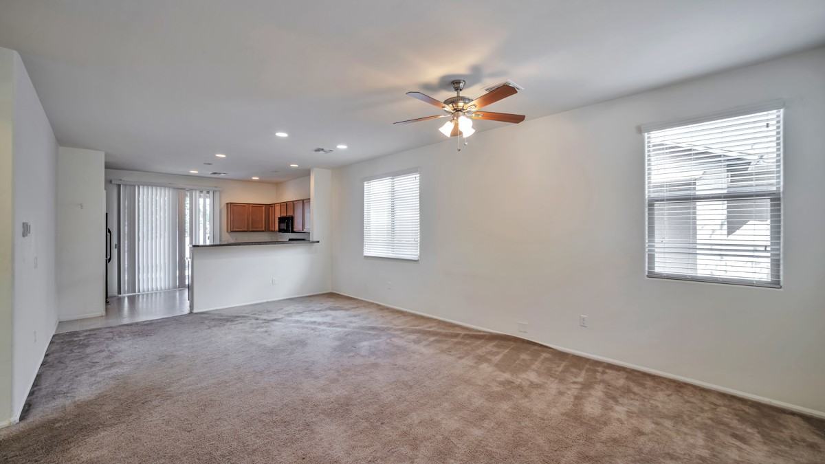 6678 W Fishermans Dr - Photo 4 of 25