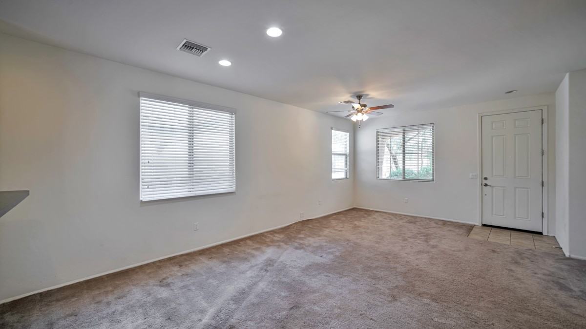 6678 W Fishermans Dr - Photo 5 of 25