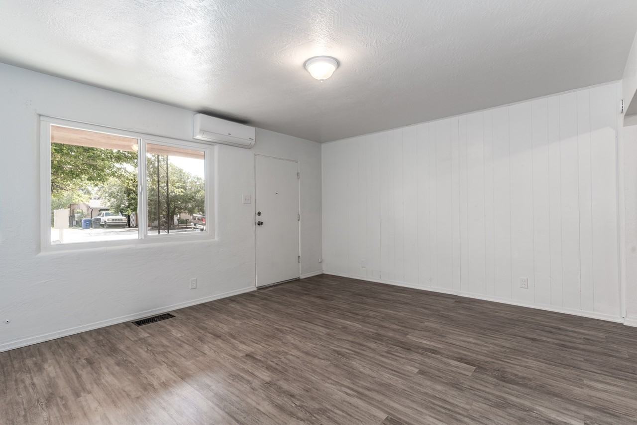 4619 9th St NW - Photo 3 of 25