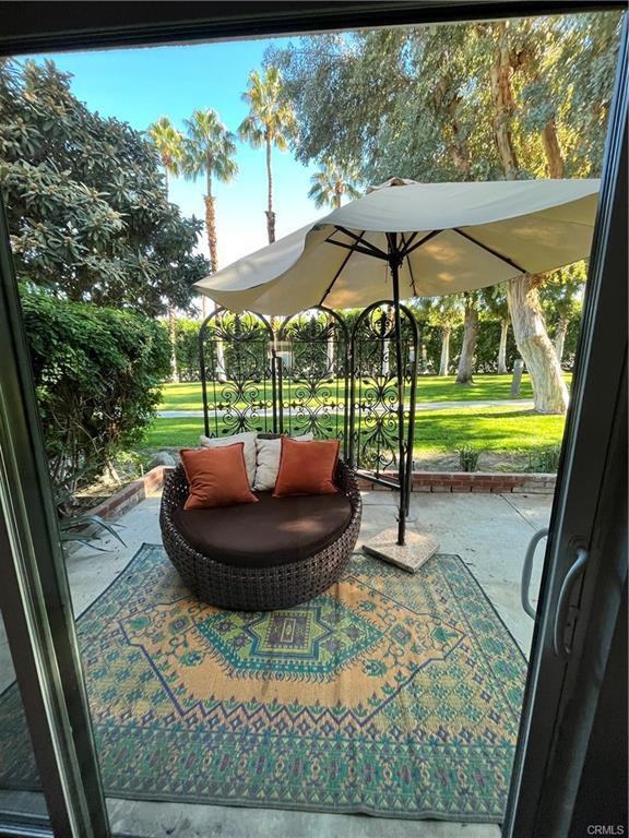 48792 Desert Flower Dr - Photo 2 of 9