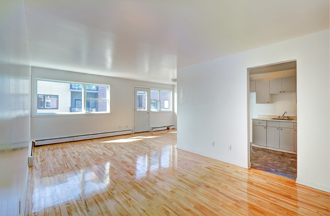 85507090 Rue JeanBrillon Apartments 8550 Rue JeanBrillon