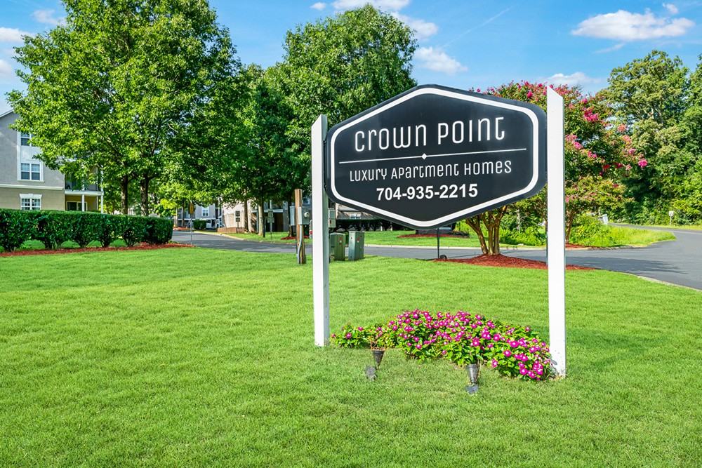 Crown Point at Crown Point Circle Luxury - Photo 4 of 46