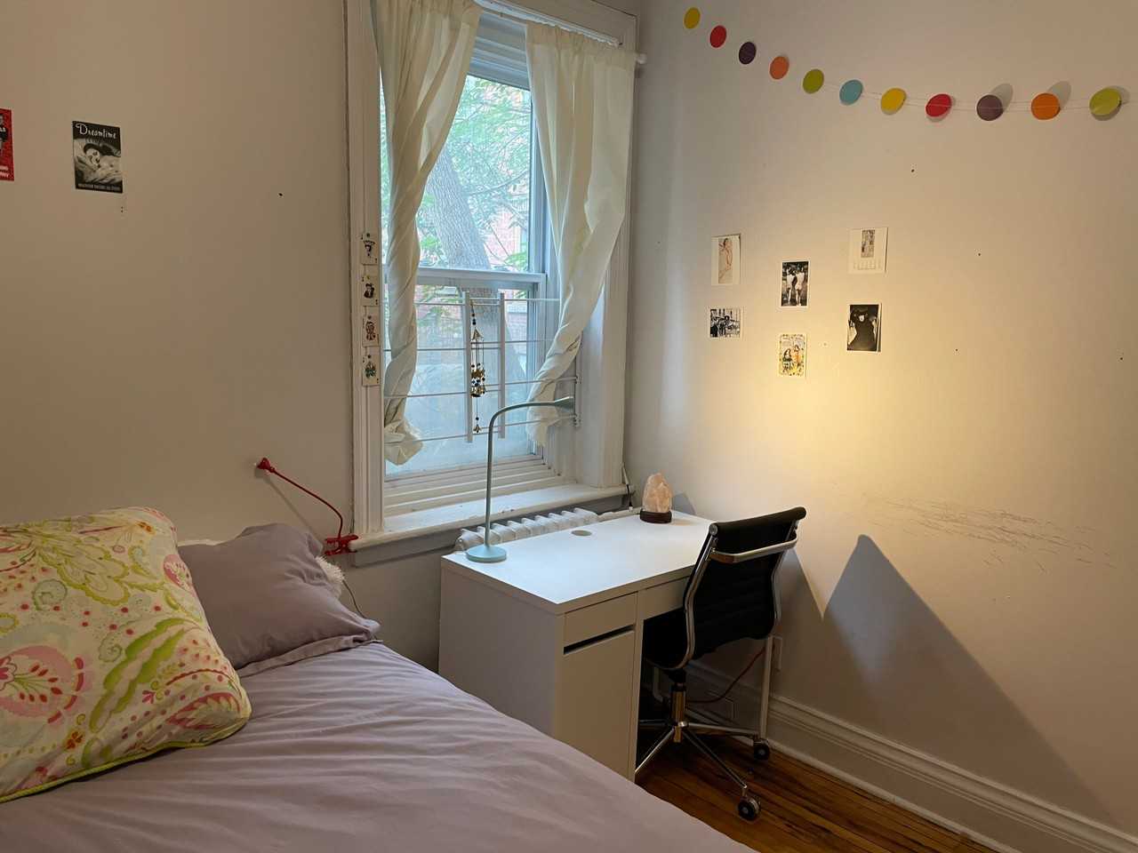 Rue Durocher - Photo 2 of 14