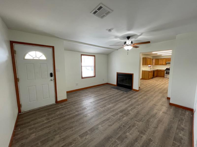 311 Mahler St - Photo 5 of 19