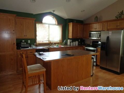 386 Cody Ct - Photo 3 of 15