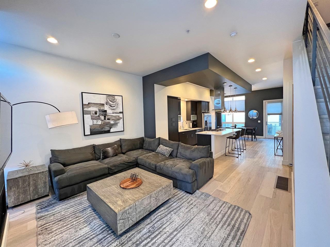 3444 Navajo St #1