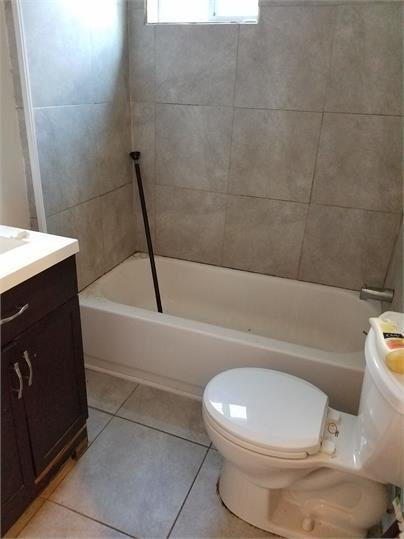 221 S Harrison St #1 - Photo 4 of 6