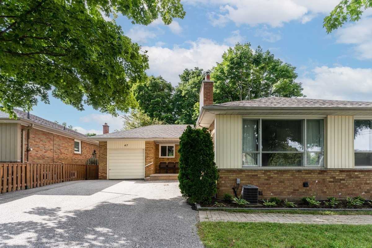 47 Broadlands Boulevard - Photo 3 of 11