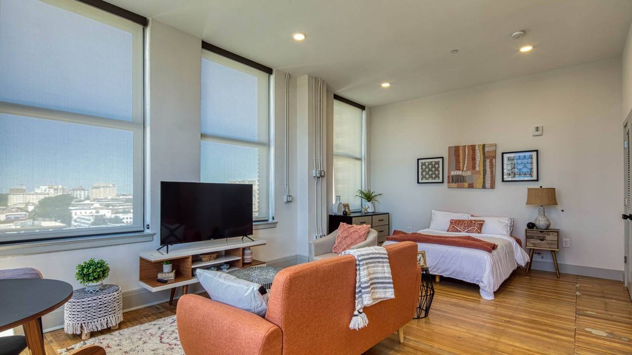 Residences at Richmond Trust - Photo 4 of 51