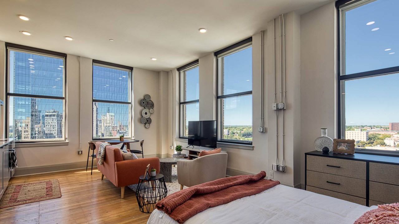 Residences at Richmond Trust - Photo 5 of 51