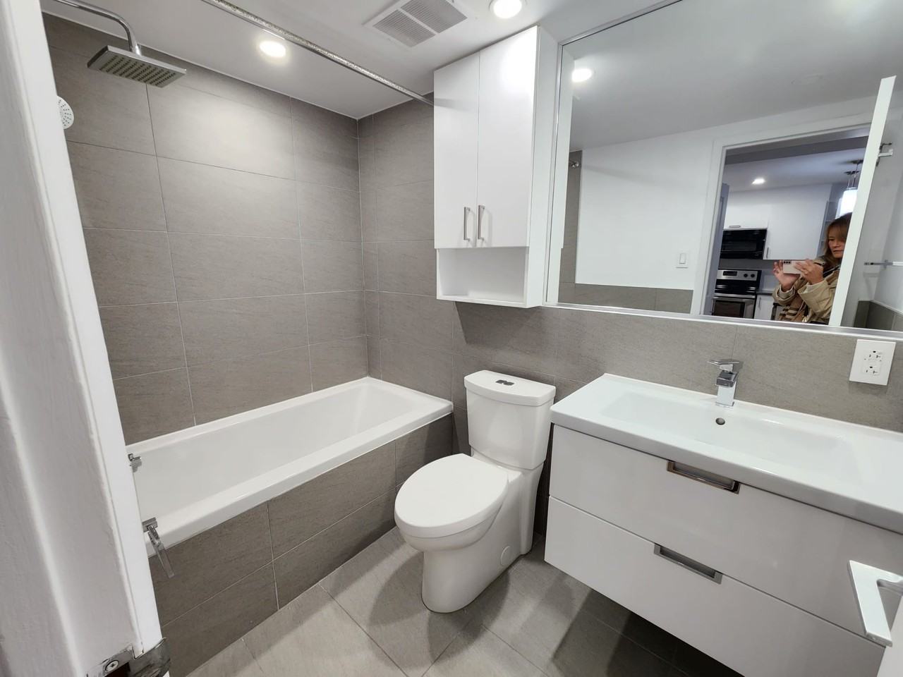 4555 Bonavista - Photo 3 of 50