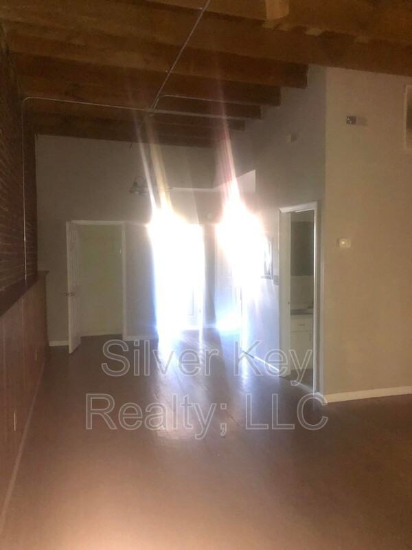 217 E Washington Ave #H - Photo 5 of 13
