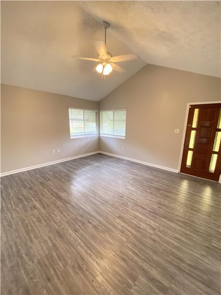 2303 Beaumont Dr - Photo 2 of 18