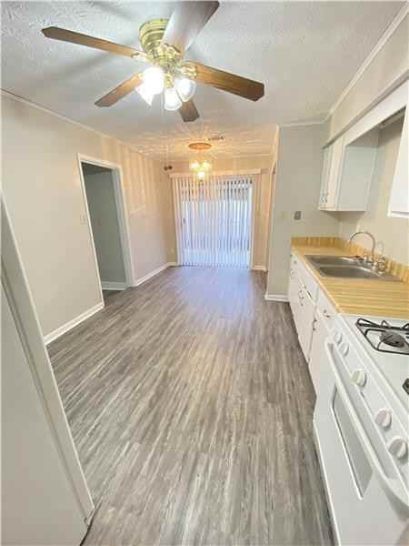 2303 Beaumont Dr - Photo 4 of 18