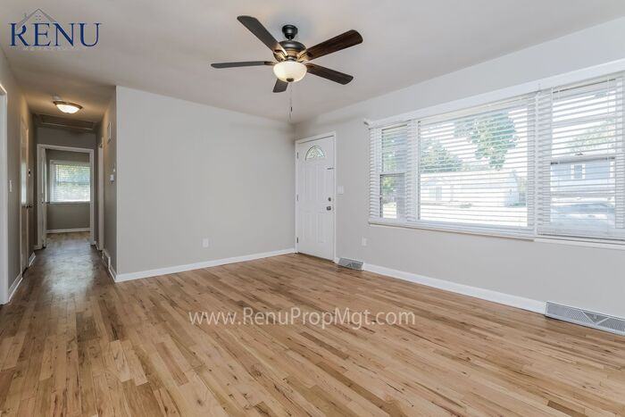 5017 N Lister Ave - Photo 2 of 18