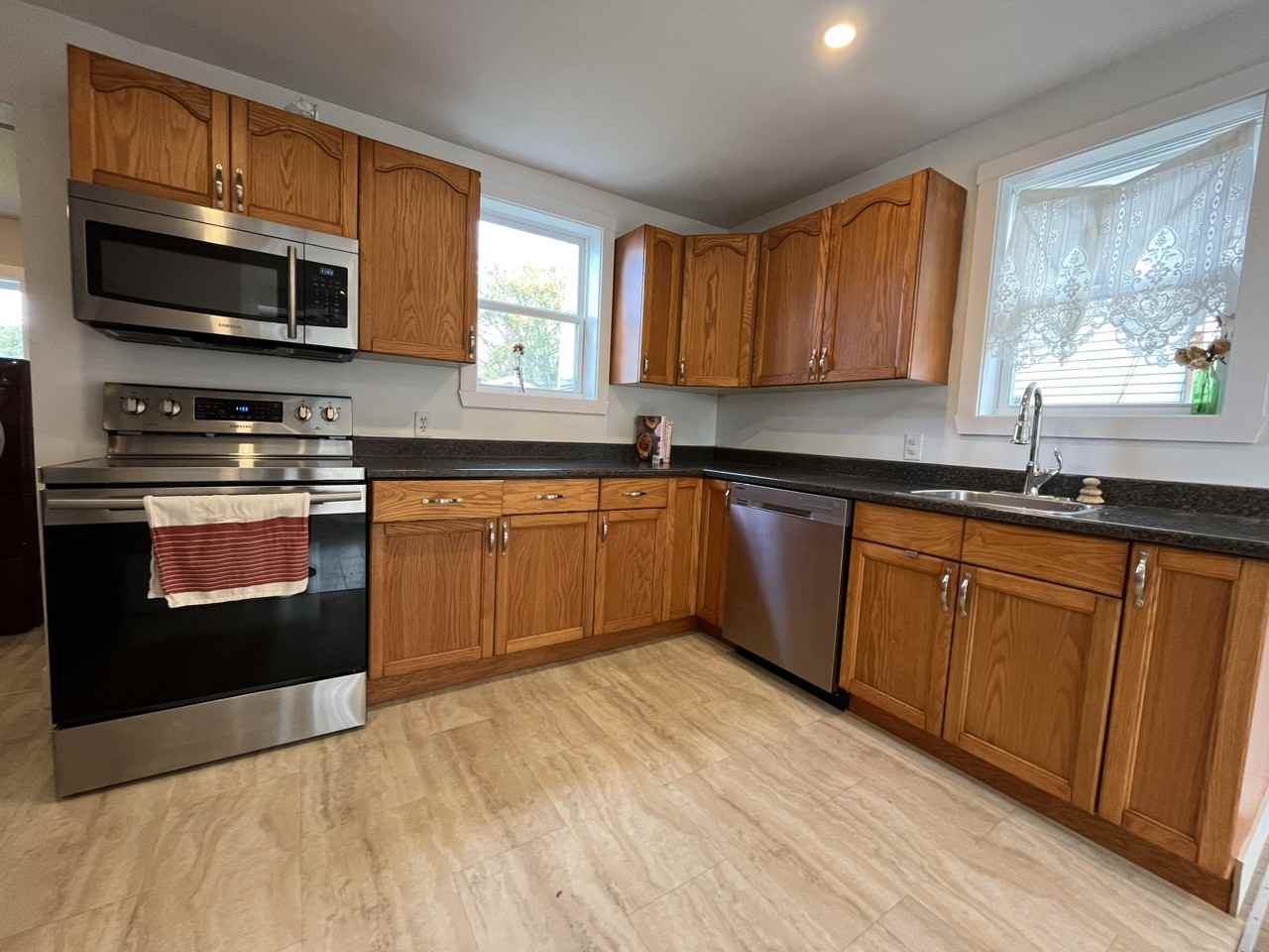 35 Marvin Street - Photo 3 of 14