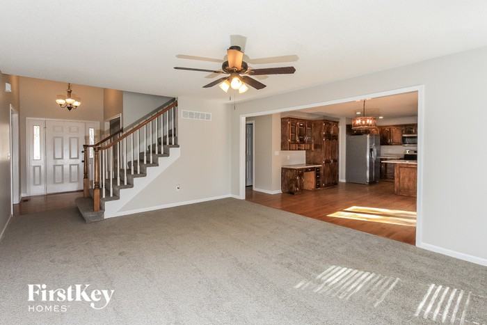 15421 Poplar St - Photo 3 of 15