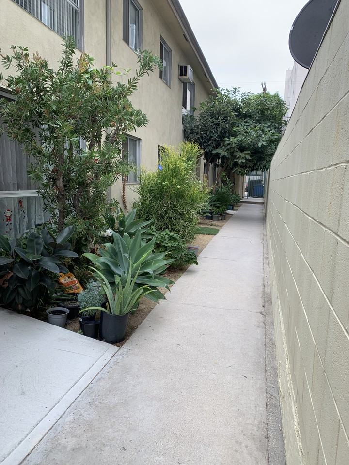Vinton Ave - Photo 2 of 2
