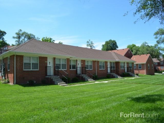 Fairfax Bluffs - Photo 2 of 16