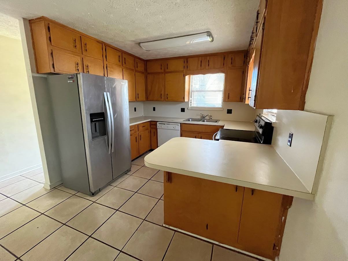 231 Hopkins St #231HOPKINS - Photo 2 of 16