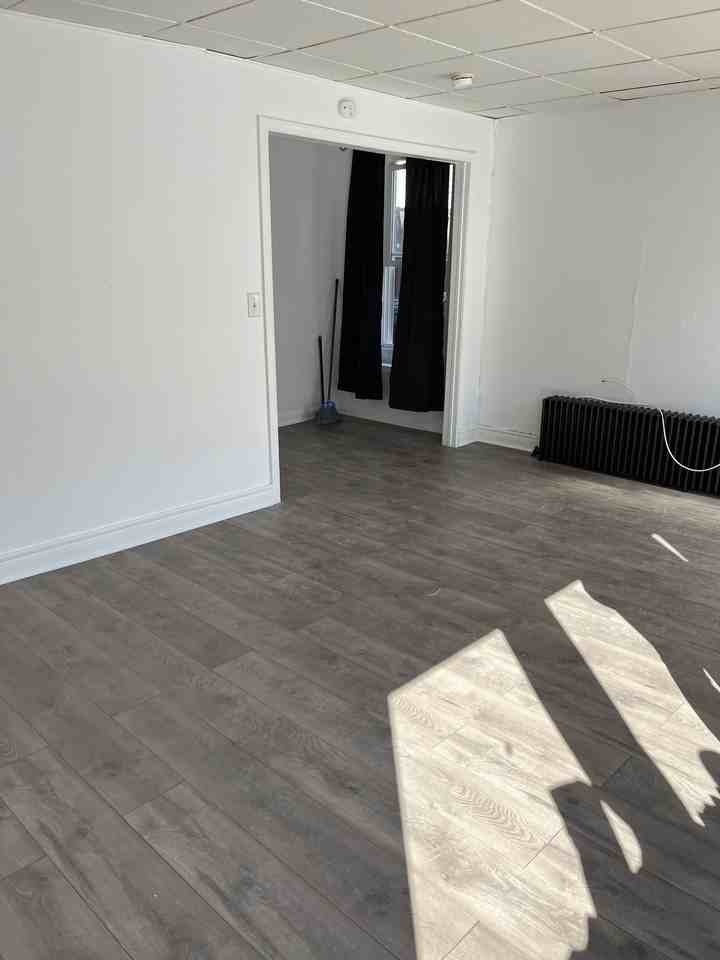 626 E 5th St #1 - Photo 3 of 4