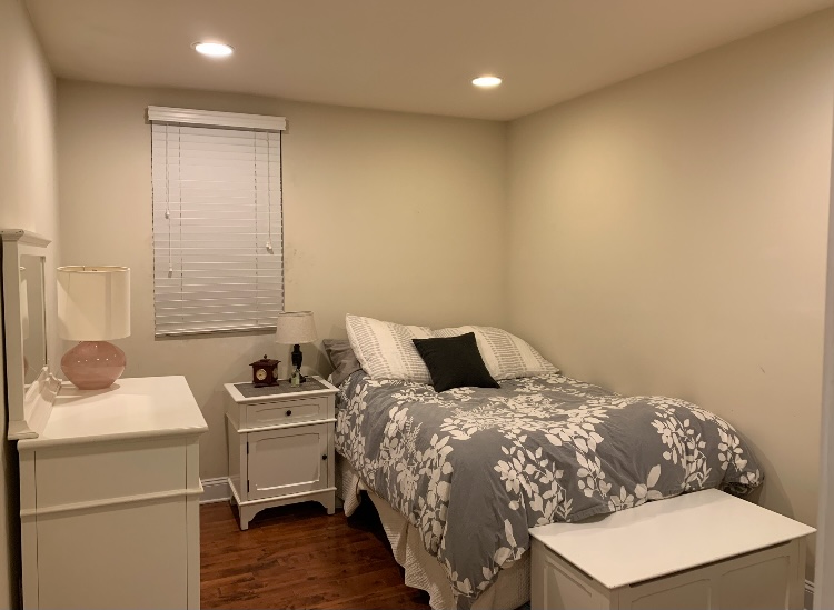 216 9th St Se - Photo 7 of 11