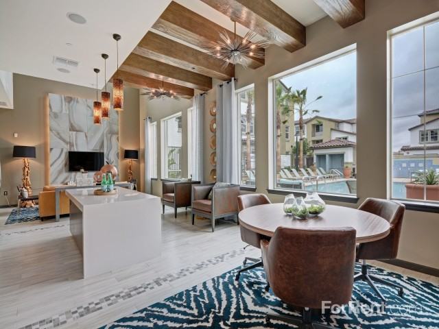 Miro Apartments - Photo 2 of 18