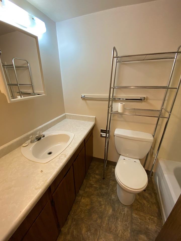 10303 96 Ave #105 - Photo 4 of 10