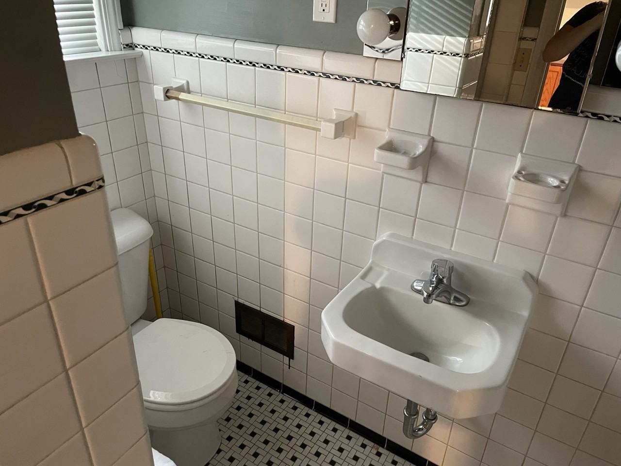 601 Cherry St #1 - Photo 7 of 10
