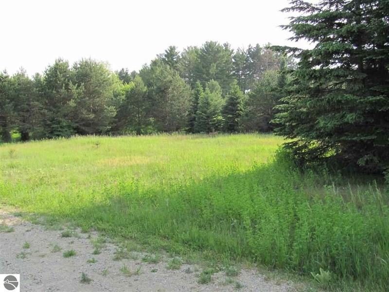 20 Lake St - Photo 2 of 8