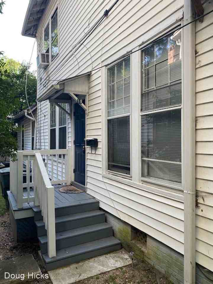 19 Yorktown St Nw - Photo 2 of 11