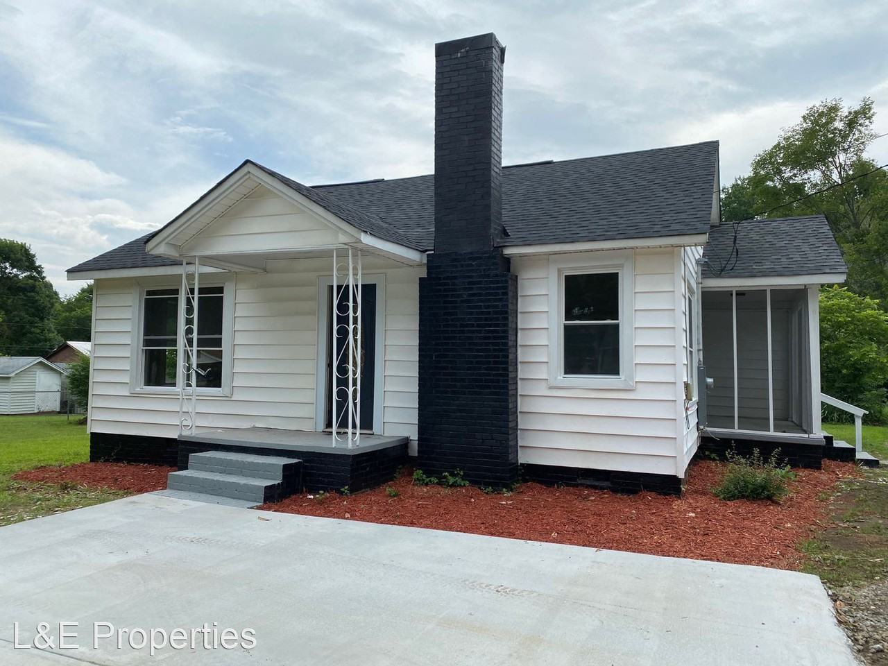 5305 Clearwater Lake Rd, Mt Holly, NC 28120 3 Bedroom Apartment for