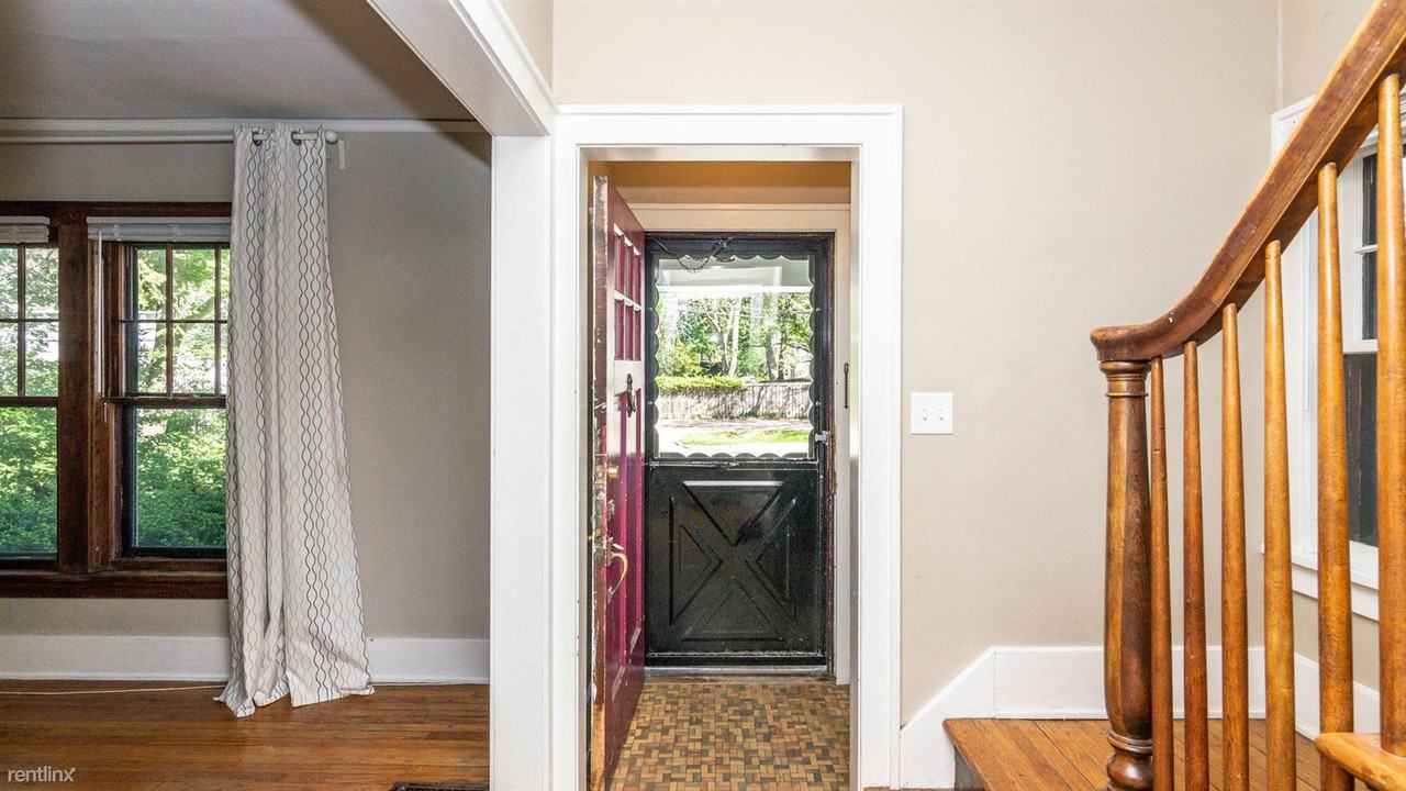 1116 Wells St - Photo 3 of 49