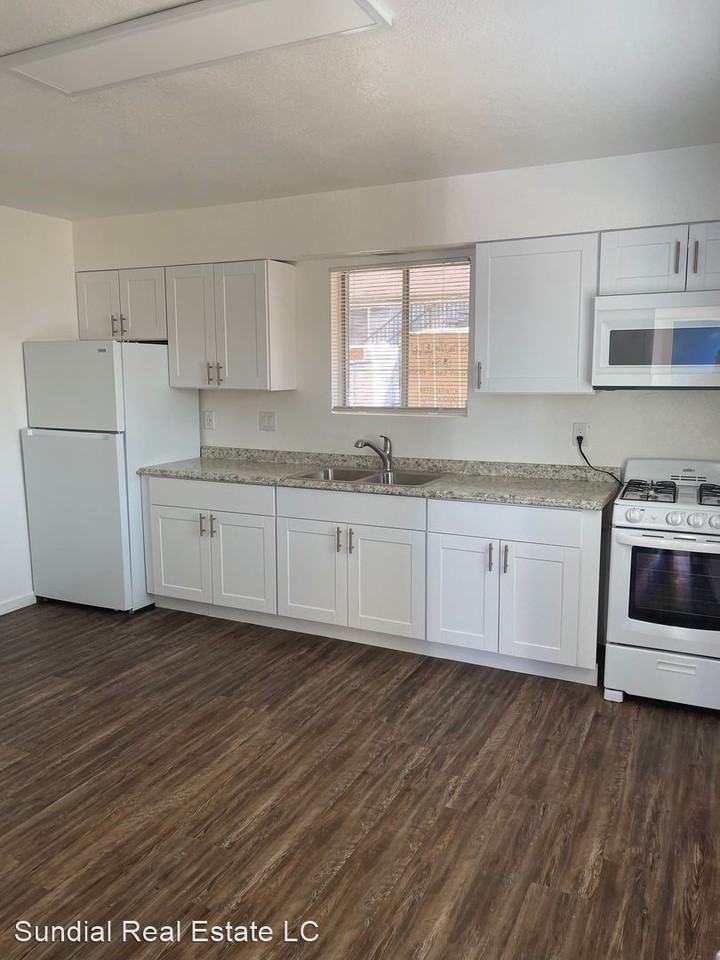 1448 E Cinnabar Ave - Photo 2 of 31