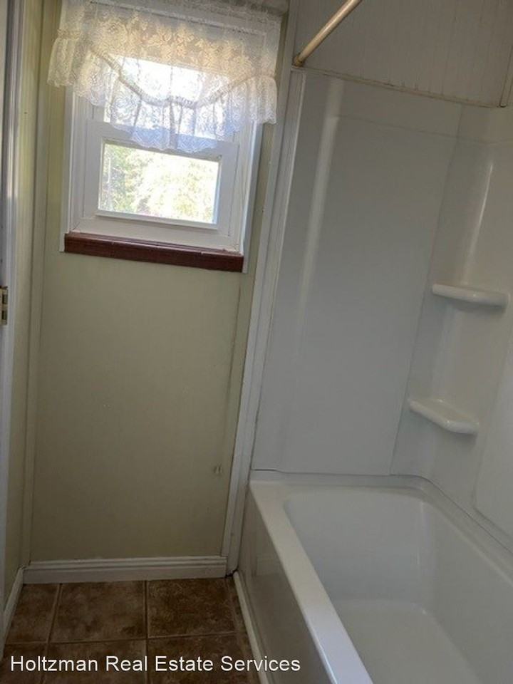 384 Pioneer Rd - Photo 3 of 16