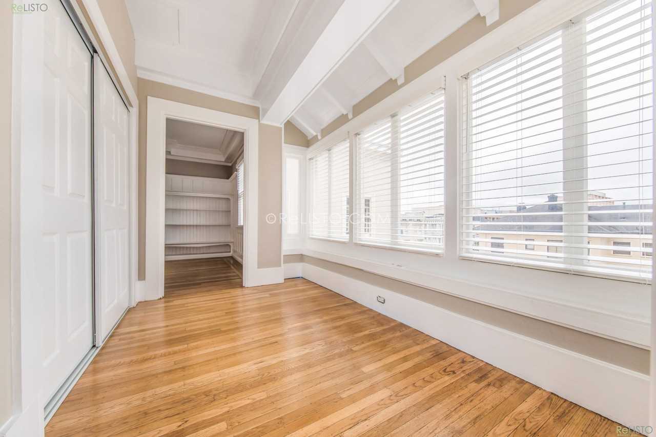 346 Spruce St - Photo 4 of 18