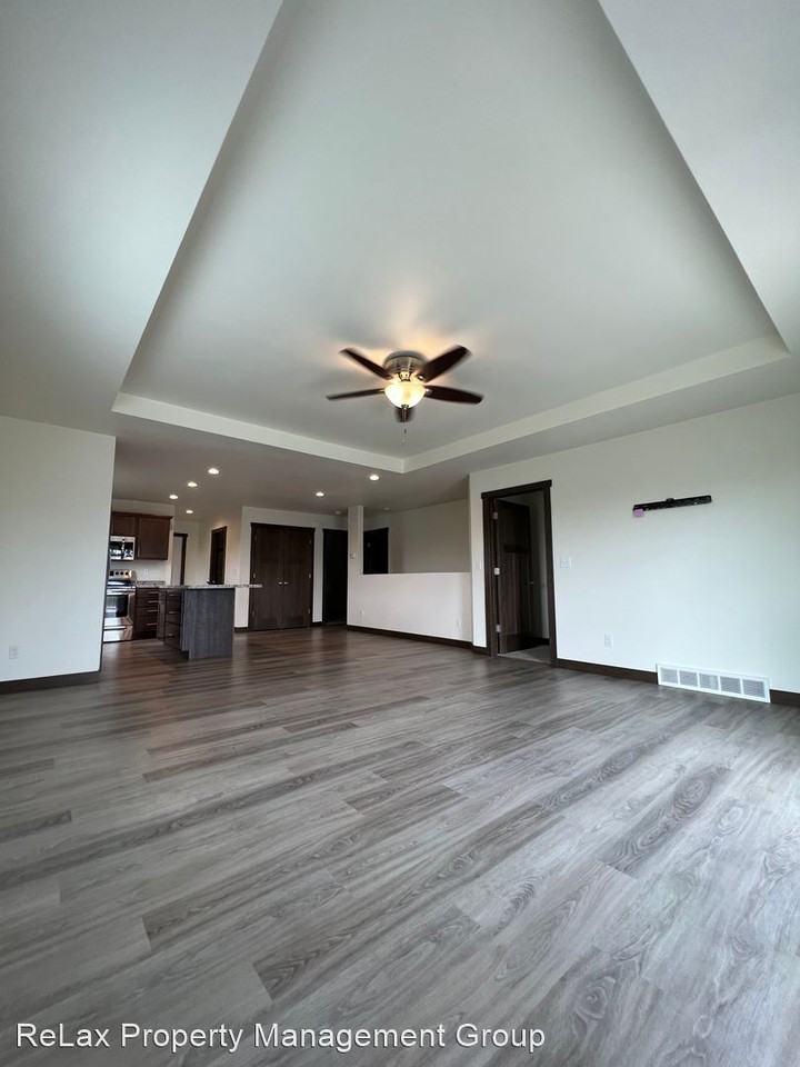 N7251 - Photo 3 of 50