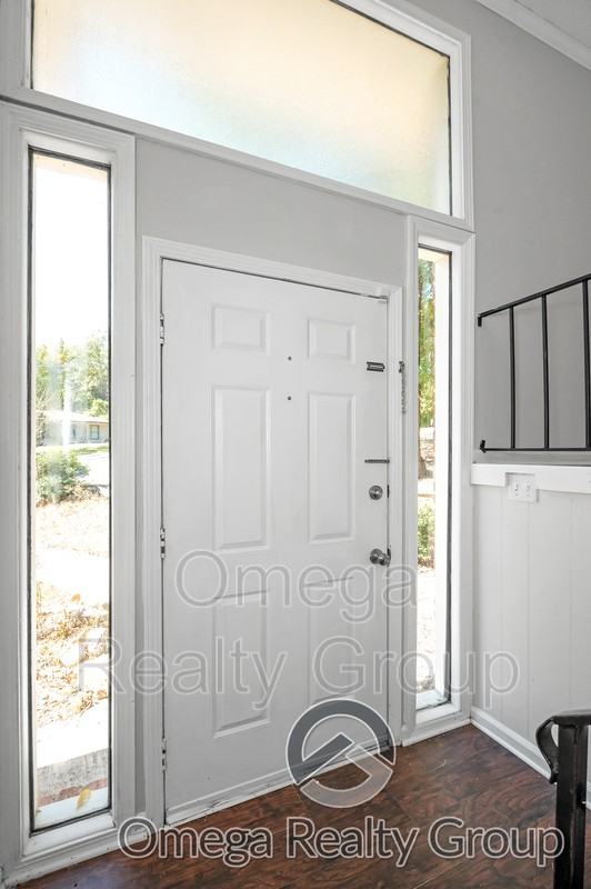 514 Navajo Cir - Photo 5 of 42