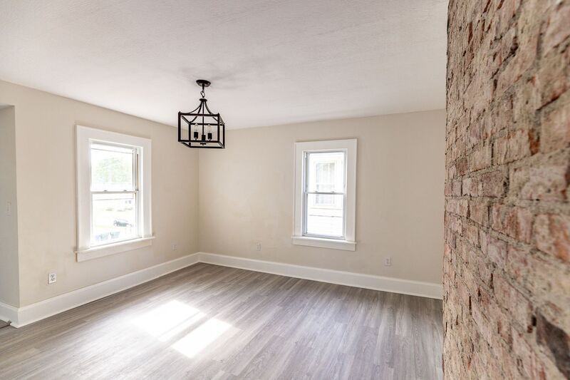 2878 Indianola Ave - Photo 3 of 8