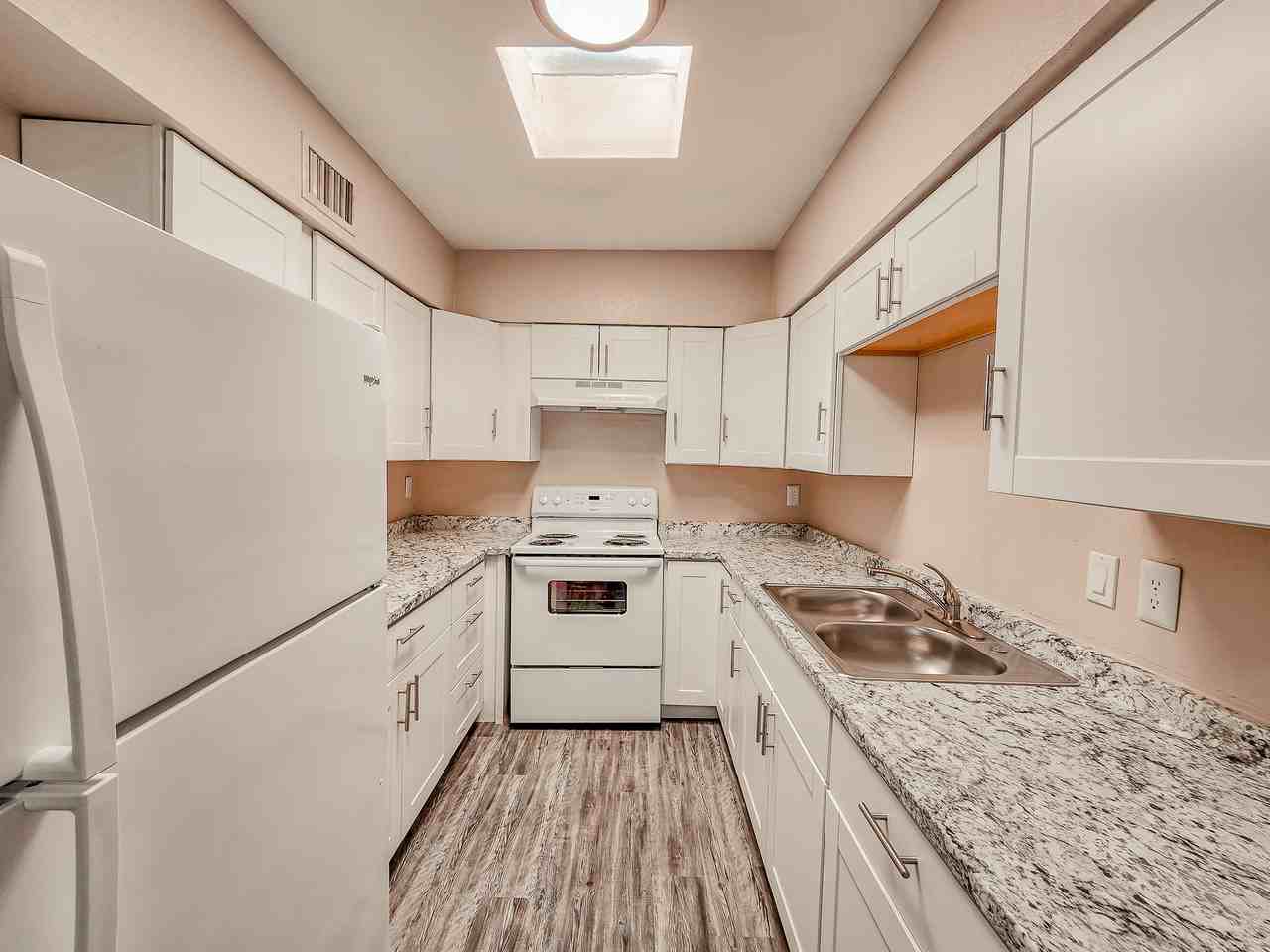 2241 N Treat Ave - Photo 3 of 18