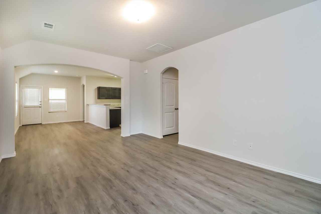 8316 Camellia Tree Ct - Photo 3 of 15