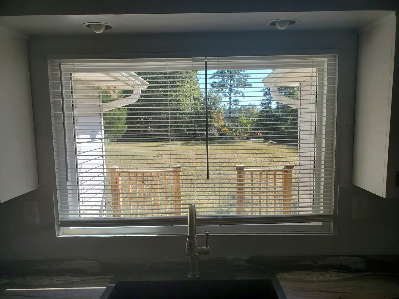 129 Danbury Ln - Photo 2 of 8