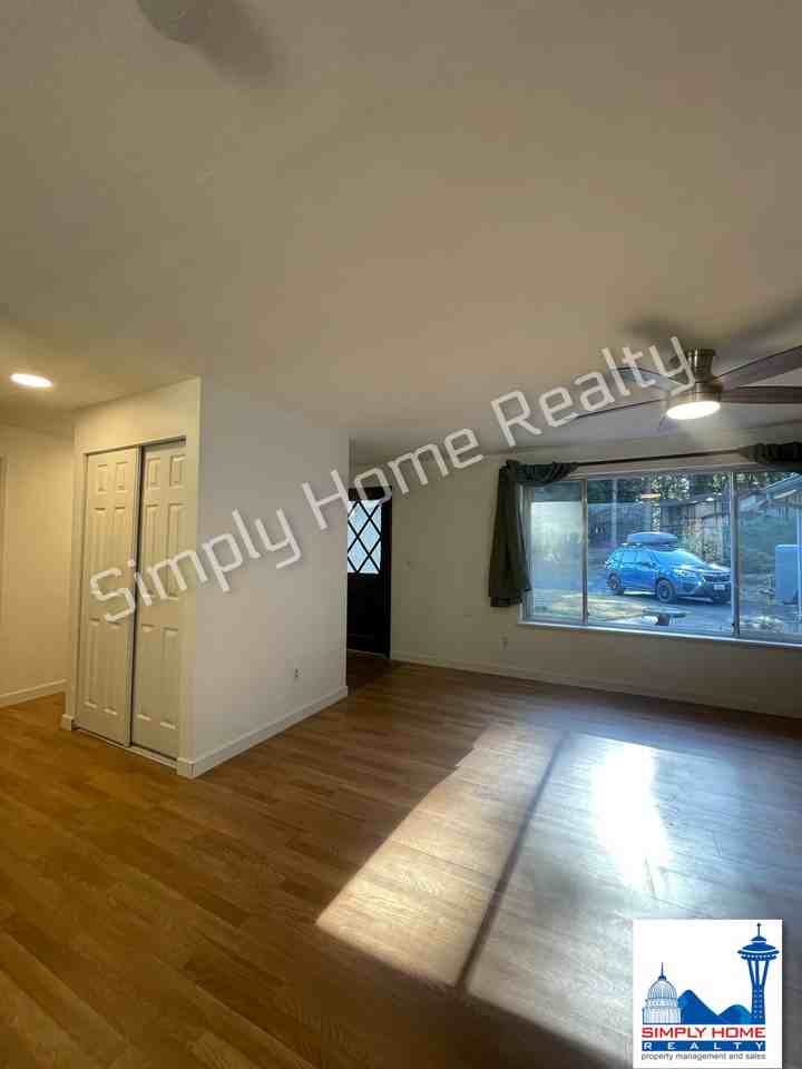7808 Pamela Ct Se - Photo 5 of 16