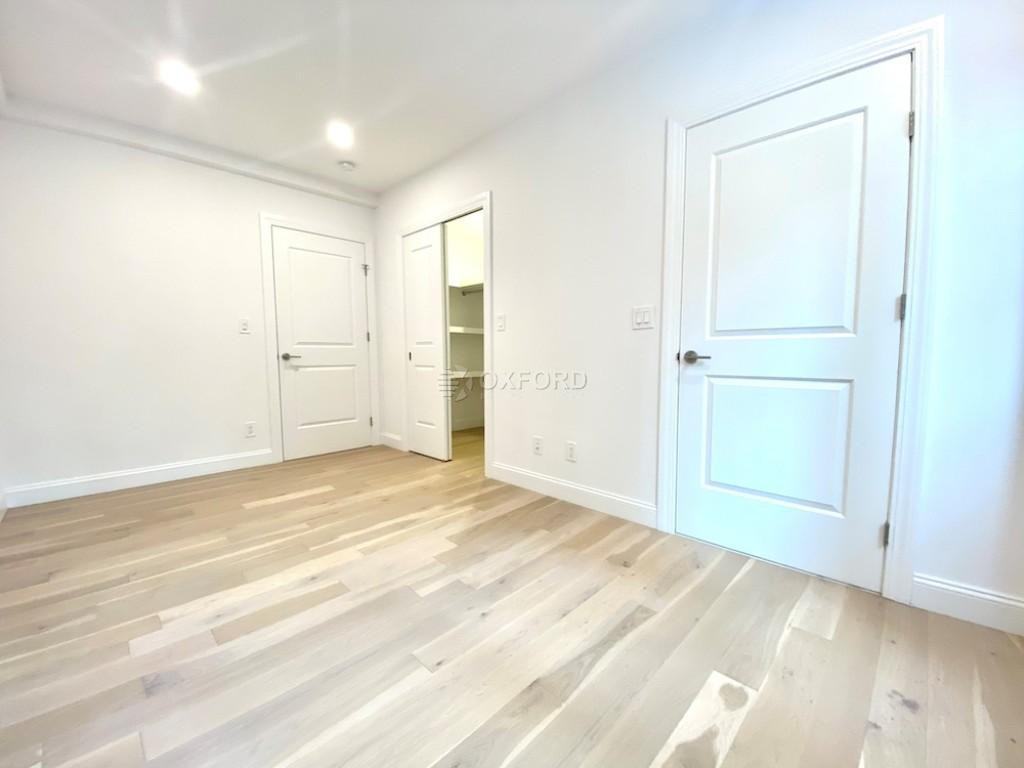 E 48th St #T7 - Photo 2 of 11