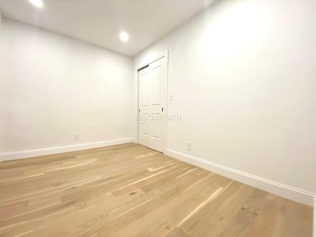 E 48th St #T7 - Photo 3 of 11