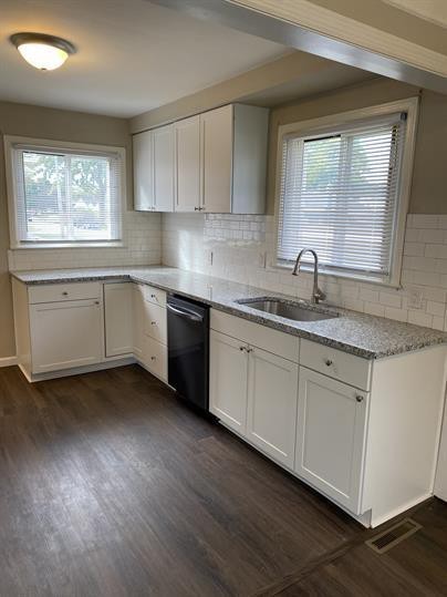 1697 Winchester Ave - Photo 3 of 23