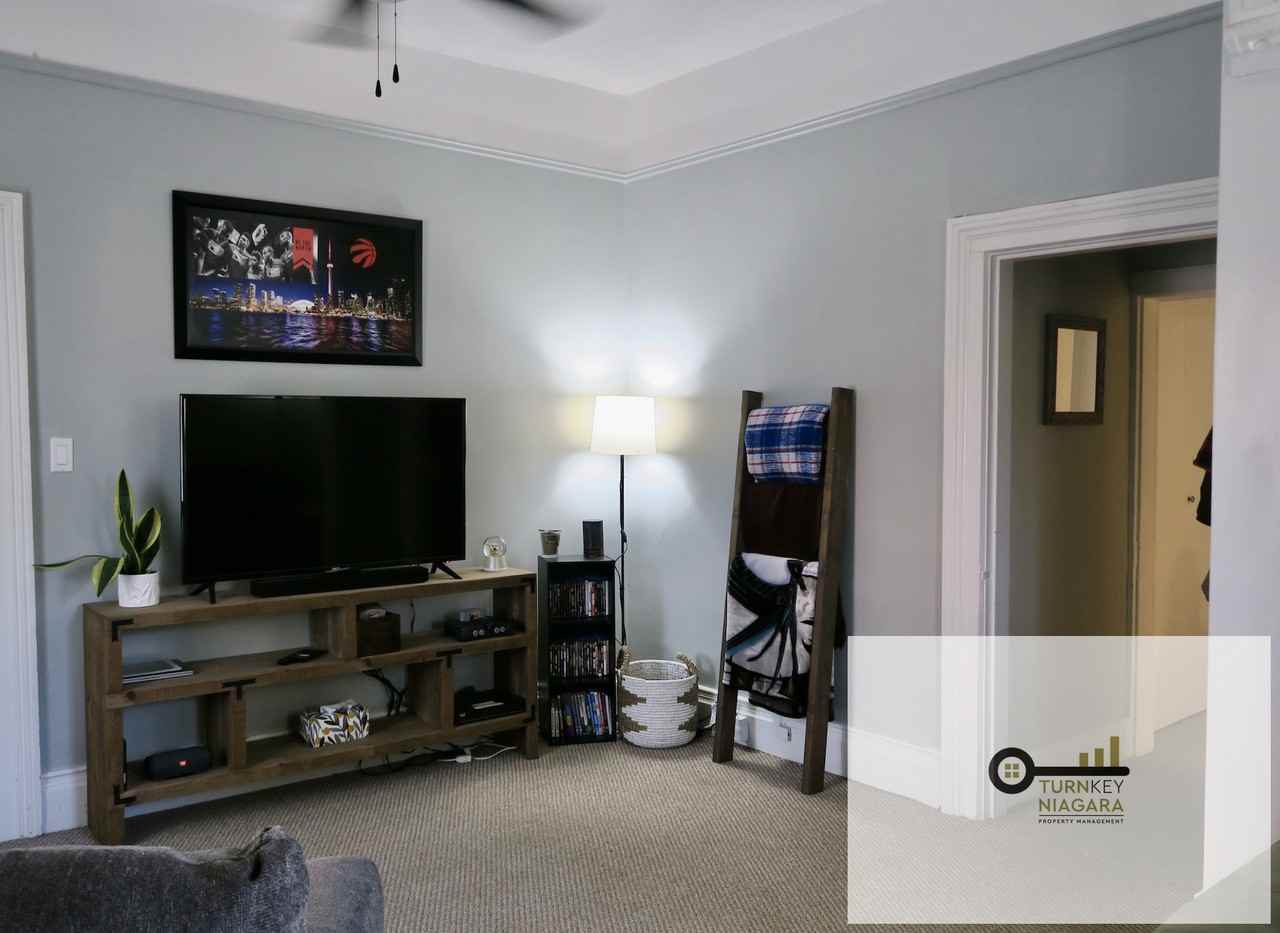 11 Welland Avenue - Photo 7 of 10